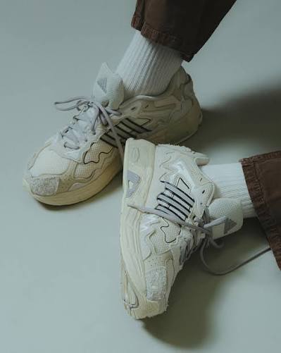 Adidas X Bad Bunny Response CL “Wonder White” O lançamento será amanhã, dia  17/02 em youridstore.com.br e nas nossas lojas físicas de Pinheiros e  Liberdade. Ficha técnica: Beleza: @michelediasbeauty Modelos: @bempretona &  @
