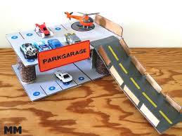 Einfache Parkgarage Aus Karton Basteln Karton Basteln Karton Kinder Parkgarage