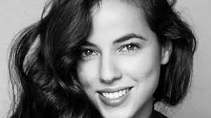 Eva Cedeño agradece a Jorge Salinas y Lorena Herrera sus enseñanzas