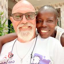 Aujourd'hui, dédicaces de folie avec Gijé et Gorobei et cours de français  avec Miss Prickly 🦄 On se voit demain ? Dedicaces de 10h à 12h et 14h à  17h #bdjeunesse #dupuis #