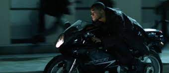 Mv Agusta F4 Spr Driven By Will Smith In I Robot 2004 Mv Agusta Motor S P A Filmes