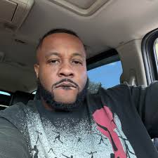 it's a whole black cemetery under Hamilton rd😱 cc