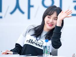 She went on to verify that the man in the photo, yoo, was indeed her. K Pop 1337094 Aoa Mina Kwon Mina And Kawaii On Favim Com