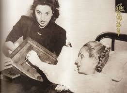Fue una política argentina que también eva perón era una hija adulterina, su padre tenía dos familias: File Eva Peron Votando Jpg Wikimedia Commons