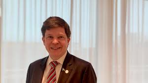 Andreas norlén och finn bengtsson kampanjar på tandemcykel i motala under vätternrundan. Stolt Norlen Riksdagen Mest Eu Involverad Nyhetssajten Europaportalen
