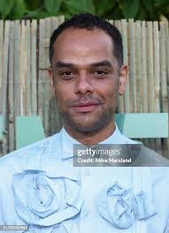 Samuel Raven's Instagram, Twitter & Facebook