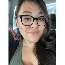 Alyssa Lowe's Instagram, Twitter & Facebook