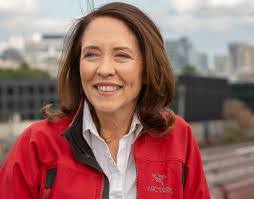 Robyn Denson's Instagram, Twitter & Facebook