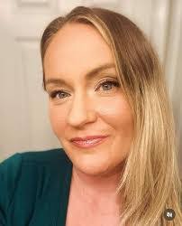 Amber Ayers's Instagram, Twitter & Facebook