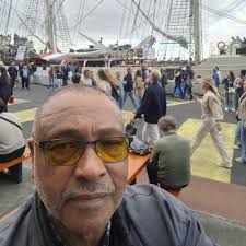 Legendary singer Johnny Mathis retiring with $200 million fortune plays  final show at 89 Mathis was able to amass his wealth by selling more than  350 million albums as well as his