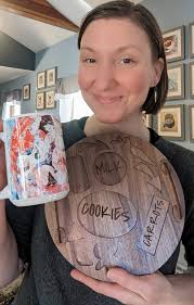 It's Small Business Saturday. Support those small businesses and get gifts  that are meaningful for friends and family. www.whitmoreartist.com