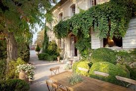 Splendor In The South Herlofson Luberon France Franzosisches Landhaus Franzosische Hauser Mediterrane Hauser