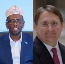 Waxaan khadka teleefanka ku wada hadalnay maanta safiirka Ingiriiska ee  Soomaaliya Amb Ben Fender. waxaan ka hadalney diyaar garowga doorashada  qaranka, la tacaalista Covid-19, xiriirka dowladda dhexe iyo maamulada  xubnaha ka ah,