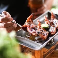 Download aplikasi masak yummy app untuk mendapatkan beragam referensi resep masakan sesuai dengan selera kamu, lengkap dengan cara memasaknya hanya di google play store dan app store. Resep Udang Bakar Jimbaran Enak Ala Masterchef Indonesia Bikin Nagih