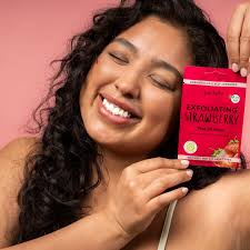 Exfoliating Strawberry Peel off Mask