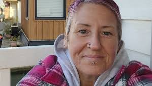 Shelly Yates's Instagram, Twitter & Facebook