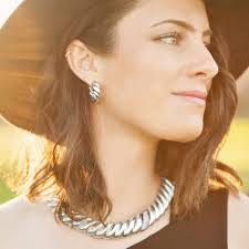 Alicia Lund's Instagram, Twitter & Facebook