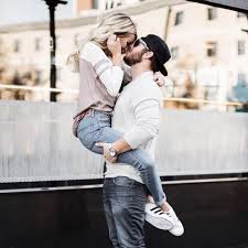 Cute couple poses for pictures. Cute Couple Poses Pinterest Novocom Top