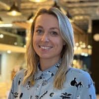 Julie Philpot's Instagram, Twitter & Facebook