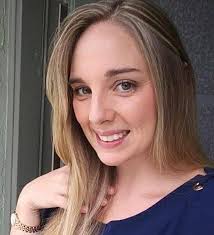 Amanda Obregon's Instagram, Twitter & Facebook