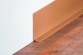 Folierte sockelleisten mit holzdekor passen optisch perfekt zum laminat. Ubersicht