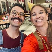 Ariana Bateman's Instagram, Twitter & Facebook