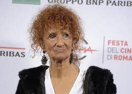 Anna mazzamauro consegna la sua verità a peter gomez, intervistata a la confessione in onda sul canale nove. Anna Mazzamauro Picchiata Sul Set Spunta Il Nome Clamoroso