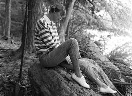 Available until july 30, 2020 at 11:59pm eteach deluxe cd album includes:16 songs + bonus song the lakes1 of 8 unique, collectible covers1 of 8 unique, collectible back covers1 of 8 unique disc photos1 of 8 collectible album lyric booklets. Taylor Swift S Folklore Becomes First Album To Sell 1 Million Copies In 2020 Ew Com