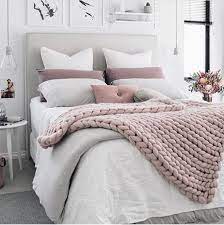 Get a vibe with these aesthetic bedroom decorating essentials and ideas. Pin On House
