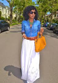 Black And White Maxi Skirt Outfit Demin Shirt White Maxi Skirt White Maxi Skirts Spring Outfits Casual Fashion