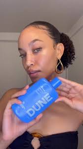 @lializa blessing our feed with the voice of an angel and the glow of a  goddess #dunesuncare #getreadywithme #karaoke #suncare #skincare  #protectyourskin #fypage