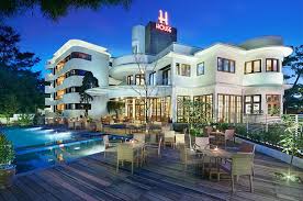 Aksesnya juga mudah dengan lokasi strategis dekat destinasi menarik, pusat perbelanjaan, dan juga tempat makan. 36 Hotel Murah Di Bandung Bawah Rm250 Semalam Untuk Bajet Traveller