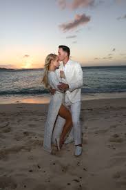 Paris hilton is engaged for the fourth time to her venture capitalist boyfriend carter reum who proposed this weekend ahead of her 40th birthday after one year of dating. Paris Hilton And Carter Reum Are Engaged Vogue
