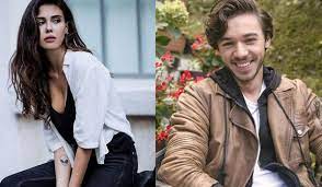 Ceyhun mengiroğlu ile 5 yıllık ilişkisini kısa süre önce bitiren dilara 33 yaşındaki aksüyek kendisinden 9 yaş küçük olan onur bay'ı gece boyunca öpücüklere boğdu. Arka Sokaklar In Yildizi Onur Bay Sevgilisi Dilara Aksuyek Hakkinda Ilk Kez Konustu Yas Farki Sorun Degil