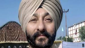 ഭീകരര്‍ക്കൊപ്പം പിടിയിലായ ഡിവൈഎസ്പിയെ പുറത്താക്കാന്‍ നീക്കം;  കേന്ദ്രത്തിന്റെ അനുമതി തേടി