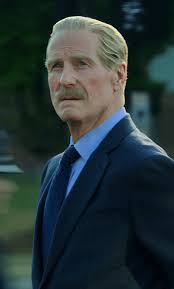 Med tanke på general Ross' rolle i MCU (R.I.P. William Hurt), er jeg  overrasket over at det ikke er flere forespørsler om en eller annen versjon  av gamle Thunderbolt Ross i Marvel