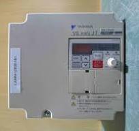 中古 YASKAWA INVERTER CIMR-J7AA23P7 インバータ 3.7kW(LAAR41203D181)