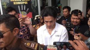 Film jakarta vs everybody menceritakan tentang dom cowok yang sedang mencoba jadi aktor namun selalu gagal dan dapat tawaran menjadi kurir. Wajahnya Tegang Jefri Nichol Akui Deg Degan Jalani Sidang Perdana Kasus Narkoba Tribunnews Com Mobile