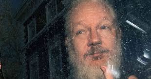 Juli 1971 in townsville, queensland) ist ein aus australien stammender investigativer journalist, politaktivist, ehemaliger computerhacker, programmierer und gründer sowie sprecher der wikileaks (enthüllungsplattform). Julian Assange Soll Holle In Der Botschaft Erlebt Haben Ex Konsul Gibt Details