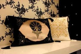 Püskül çeşitlerinden fiyonk modellerine kadar aradığınız tüm malzeme çeşitlerini sitemizde bulabilir ve sadece tek tıkla sepetinize atarak sipariş verebilirsiniz. Pierre Cardin Dekoratif Aksesuar Ornekleri