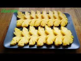 Art In Pineapple Garnish Fruit Carving Pineapple Food Art Party Garnishing Youtube Food Carving Fruit Carving Food