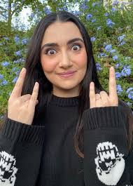 Carly Dawson's Instagram, Twitter & Facebook