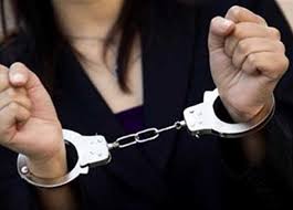 انتشرت مؤخرا فيديوهات لـ ياسمين المعروفة بـ كائن الهوهوز عبر تطبيق تيك توك تحتوي على إيحاءات جنسية وشاركها فى الفيديوهات شاب يُدعى أسامة، وهو أصغر. Ø¨Ø«Ø§ ÙÙŠØ¯ÙŠÙˆÙ‡Ø§Øª ØªØªØ¶Ù…Ù† Ø£ÙØ¹Ø§Ù„Ø§ ÙˆØ¥ÙŠØ­Ø§Ø¡Ø§Øª Ù…Ù†Ø§ÙÙŠØ© Ù„Ù„Ø¢Ø¯Ø§Ø¨ Ø¶Ø¨Ø· ÙƒØ§Ø¦Ù† Ø§Ù„Ù‡ÙˆÙ‡ÙˆØ² ÙˆØµØ¯ÙŠÙ‚Ù‡Ø§ Ø¨Ø§Ù„Ø¥Ø³ÙƒÙ†Ø¯Ø±ÙŠØ© Ø§Ù„Ù…ØµØ±ÙŠ Ø§Ù„ÙŠÙˆÙ…