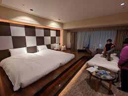 Don't stay in this hotel if you are not visiting Disneyland cuz it's too  far