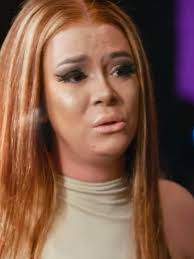 Who did slims makeup? It looks horrible. She can look way better.