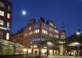 Barbarossaplatz (dresden), siehe liste der kulturdenkmale in striesen. Ladenkarussell Dreht Sich Weiter