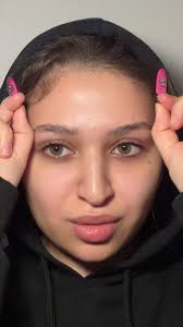 فرشة الكنتور من كيكو: أفضل أداة للمكياج