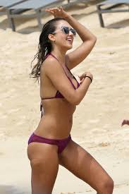 Alba caught with bare nipples during vacation in Hawaii