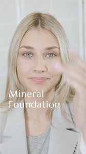 Ein 100% natürliches Puder-Make-up, das mit einer hohen Deckkraft  begeistert? VON LUPIN Mineral Foundation!, Das mineralische Puder sorgt für  einen ebenmäßigen und natürlichen Teint. Deine Haut wirkt ...