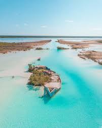 3 111 Me Gusta 147 Comentarios Rubi Jose Luis Sinpostal En Instagram Este Es El Canal De Los Piratas En Bacalar In 2020 Mexico Travel Beautiful Nature Travel